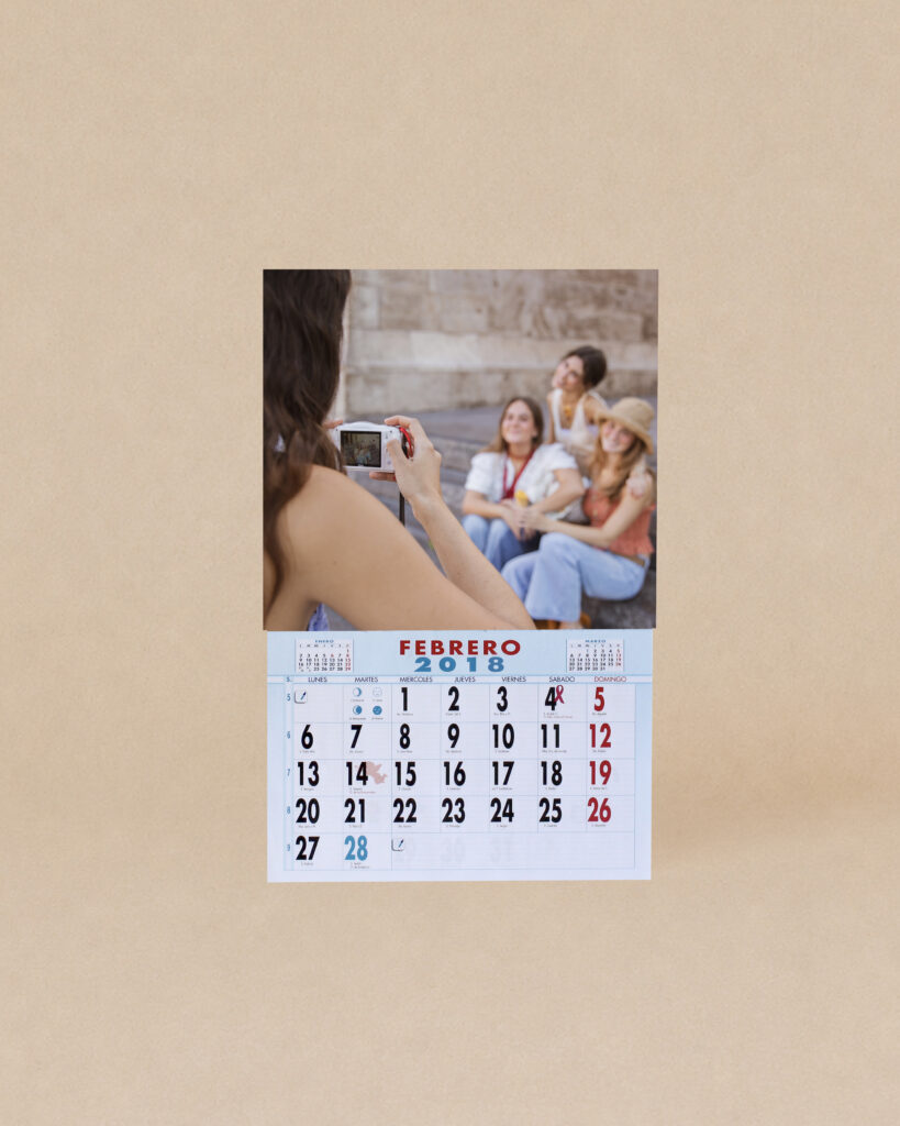 Calendario con faldilla — vista principal